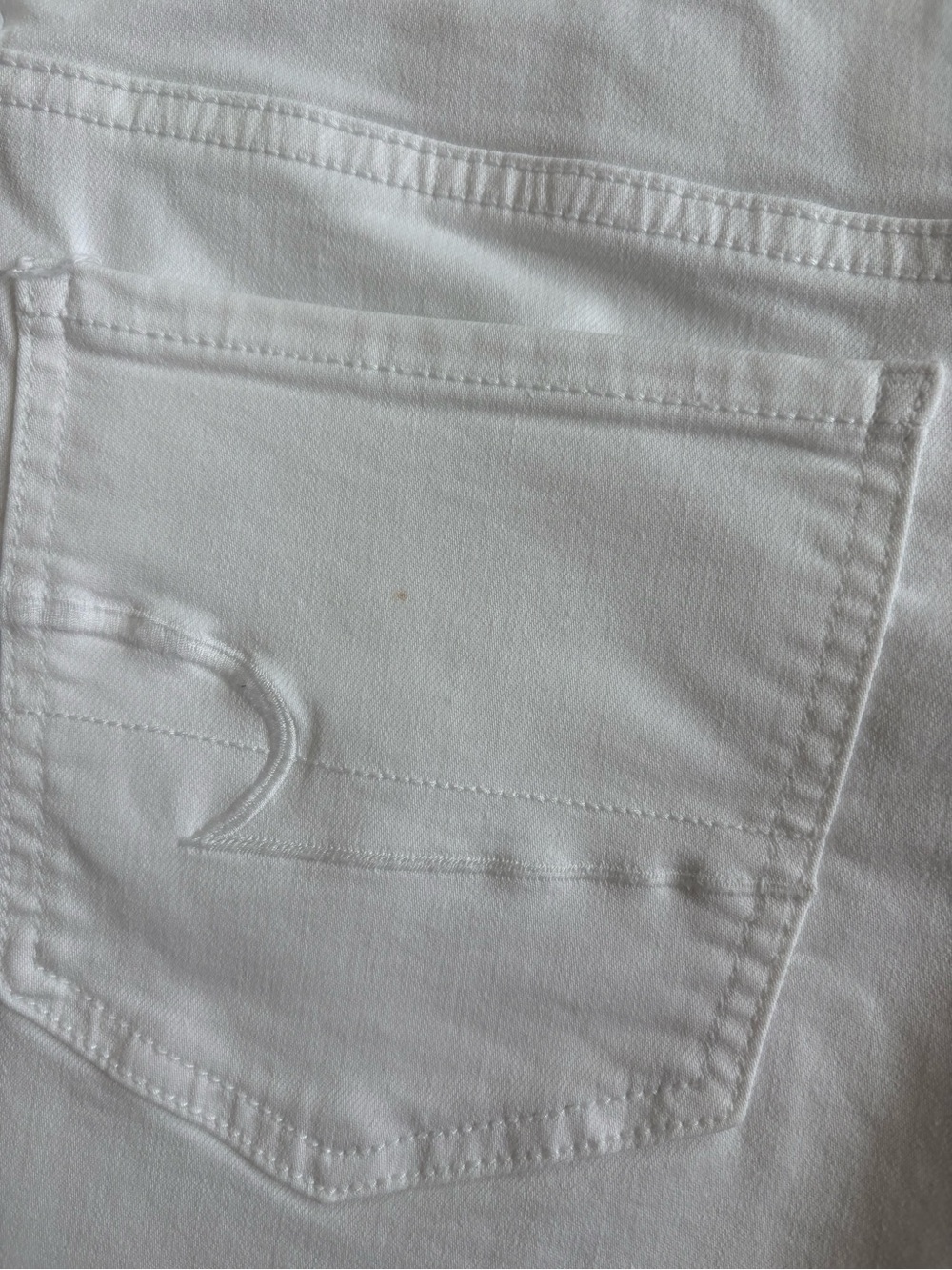 American Eagle AEO Twill Midi Shorts White Shorts Super Stretch - Size 6 - Picture 7 of 10